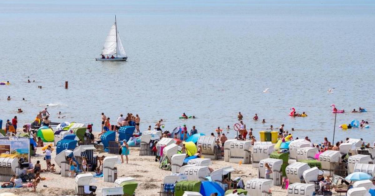 Polizei löst wilde Strandparty auf Sylt mit bis zu 3500 Personen auf