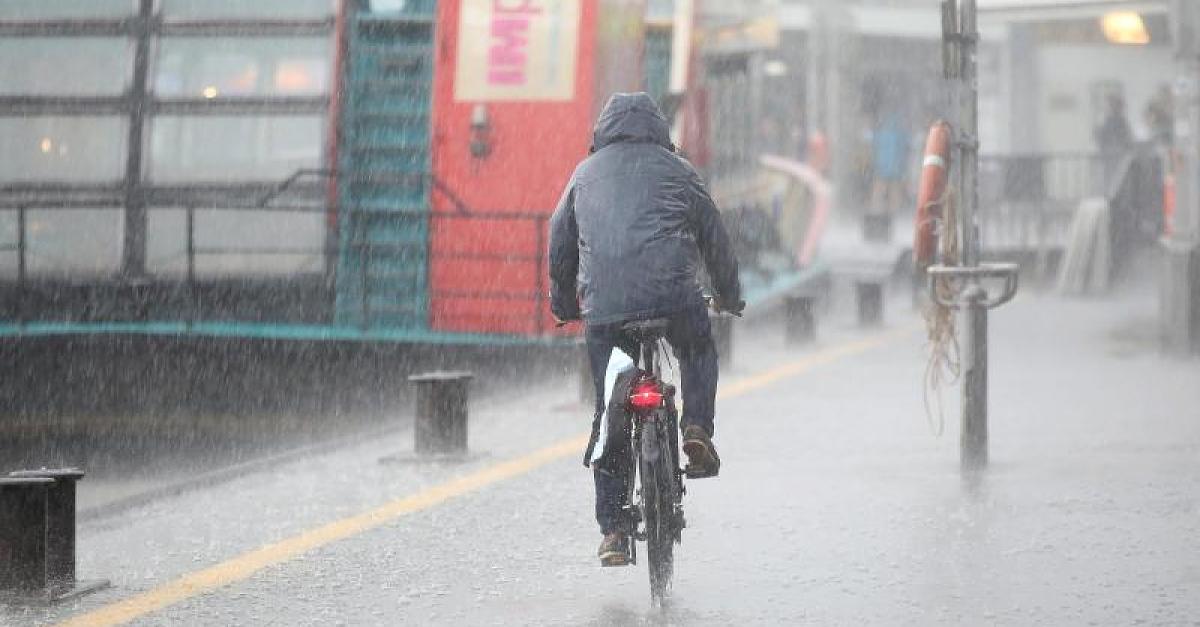 Gewitter und Starkregen: Unwetterwarnungen in vielen Landkreisen