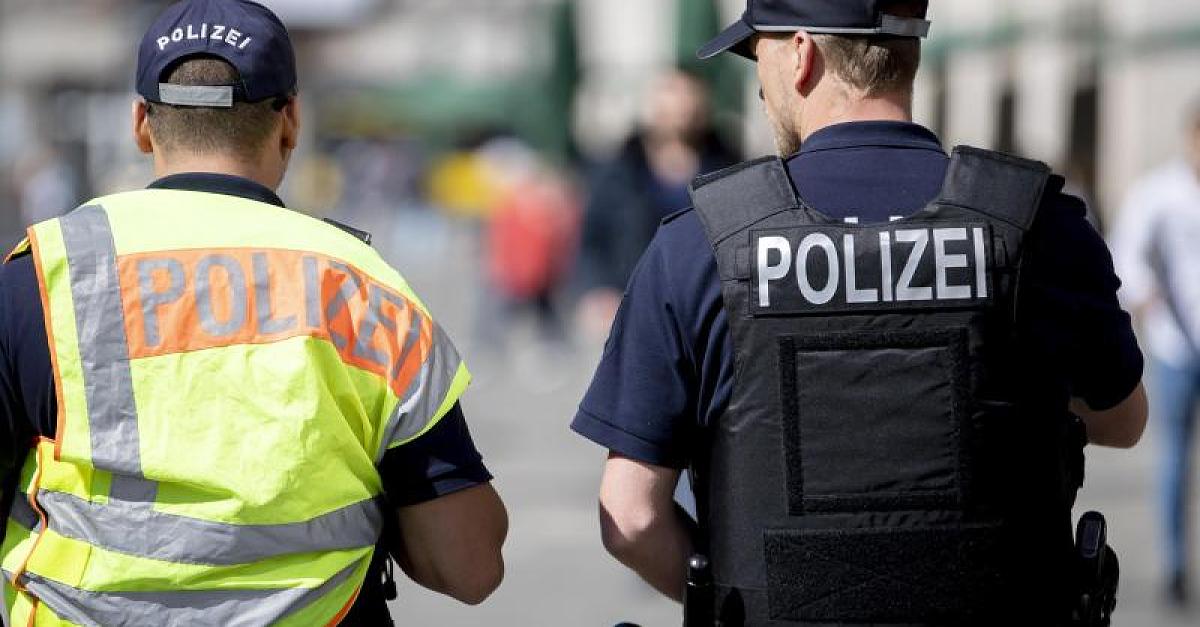 500 Jugendliche feiern Park-Party in Berlin - Als Polizei eingreift, eskaliert die Lage